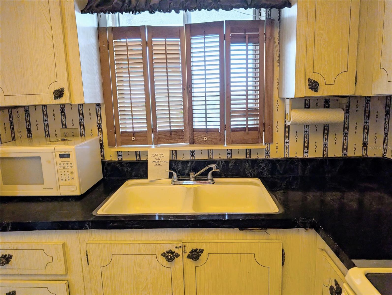 BAYSHORE ON THE LAKE APTS II SEC 3 - Residential