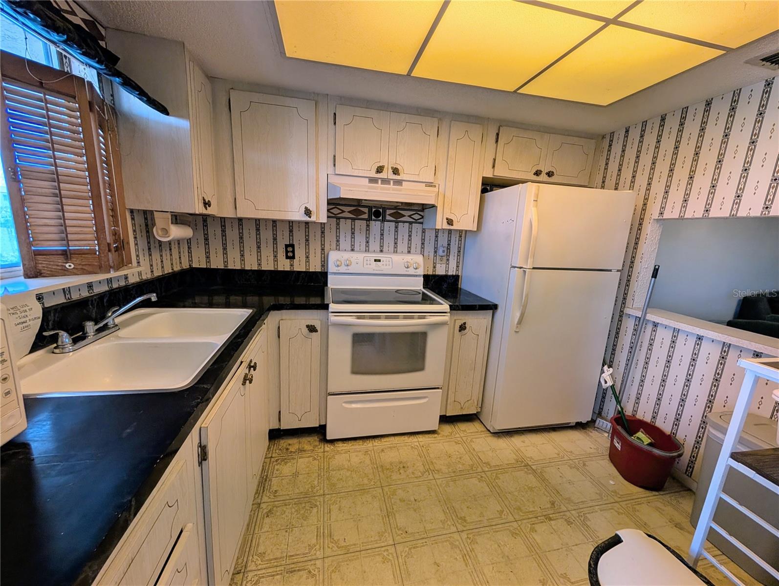 BAYSHORE ON THE LAKE APTS II SEC 3 - Residential