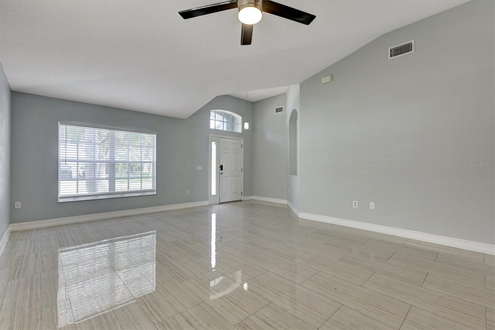 CARRIAGE POINTE PH 1 - Residential
