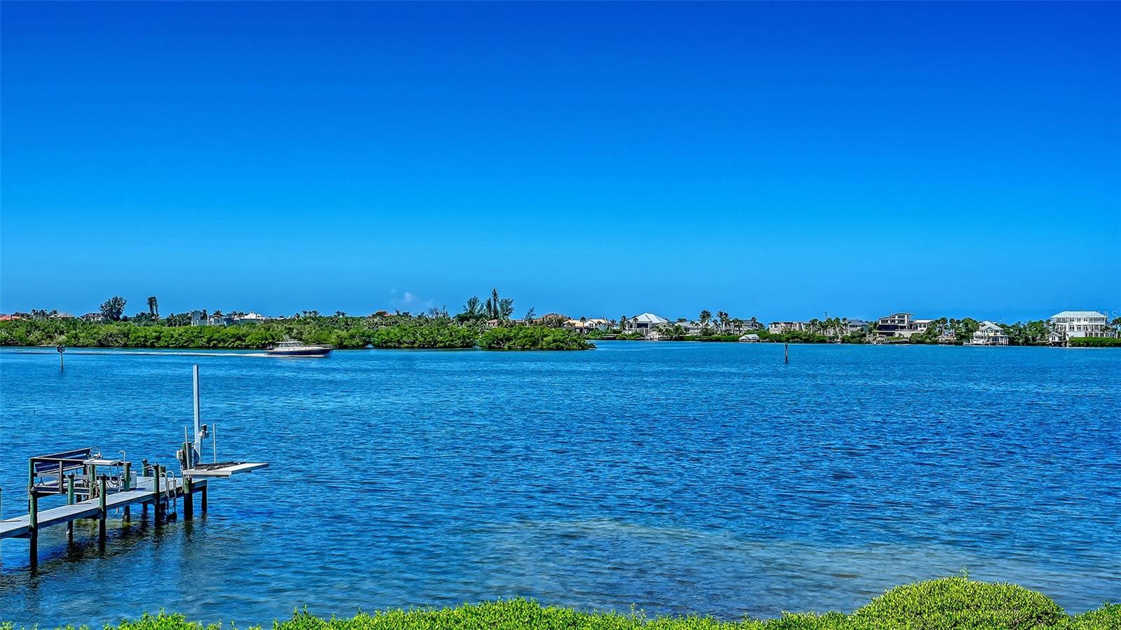 SOUTHBAY YACHT & RACQUET CLUB - Residential