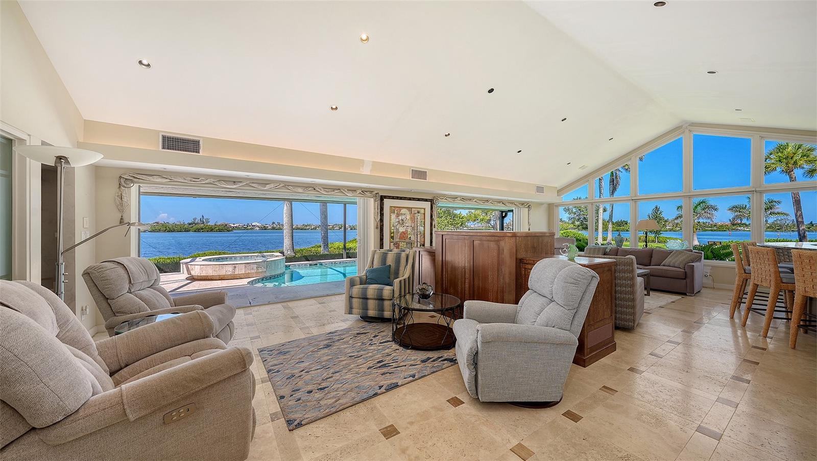 SOUTHBAY YACHT & RACQUET CLUB - Residential