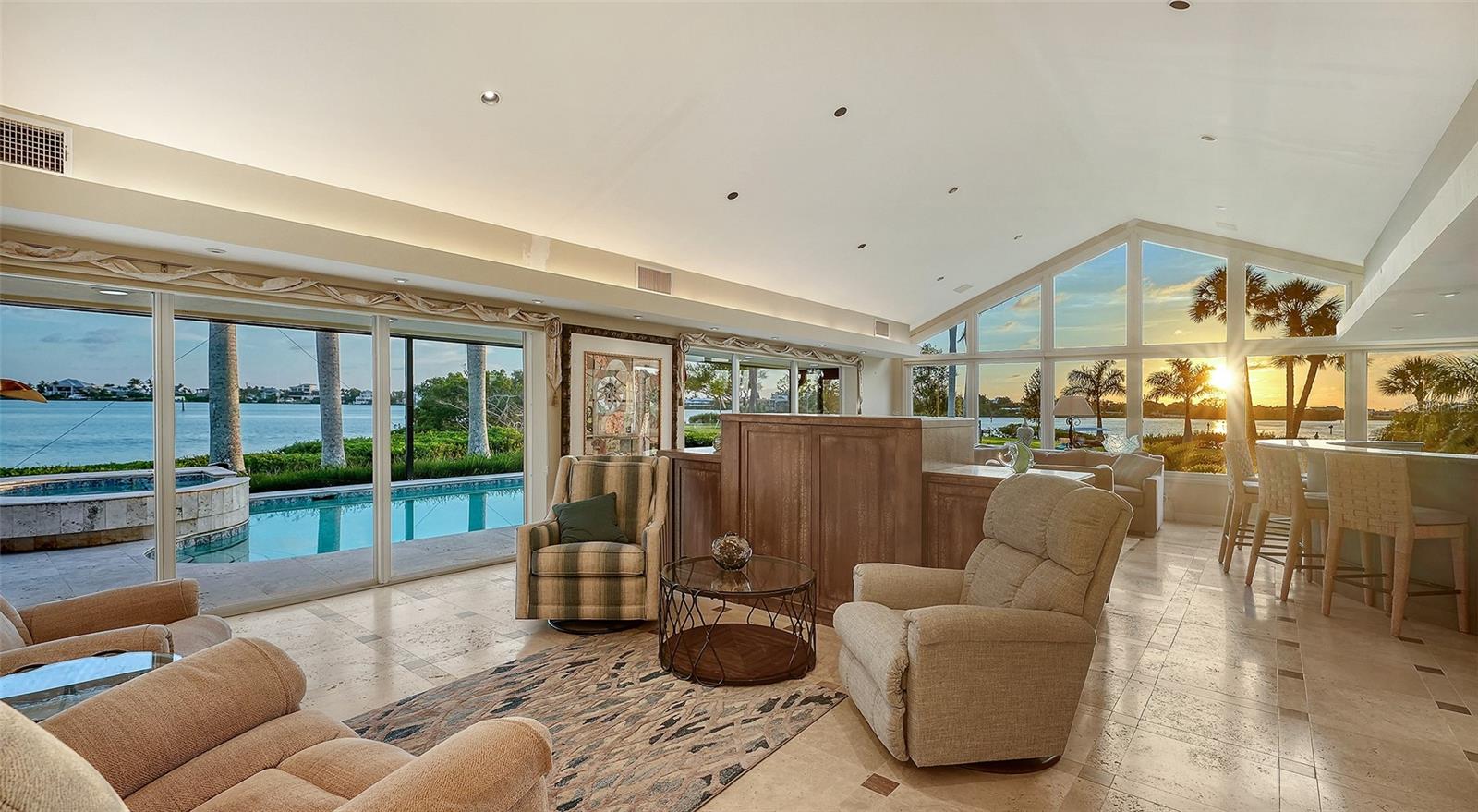 SOUTHBAY YACHT & RACQUET CLUB - Residential