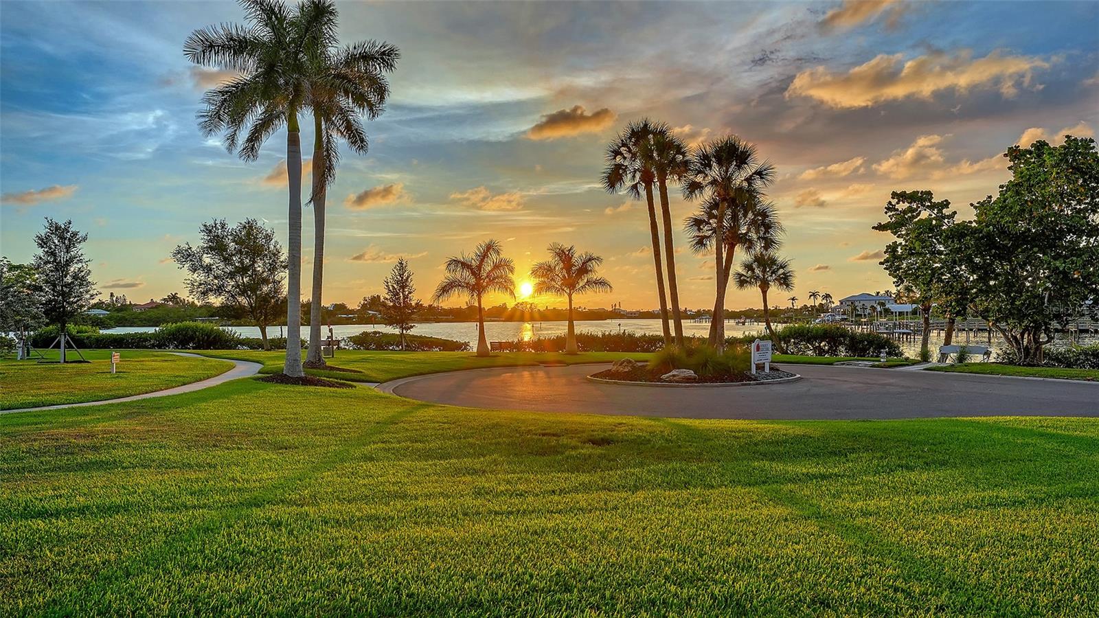 SOUTHBAY YACHT & RACQUET CLUB - Residential