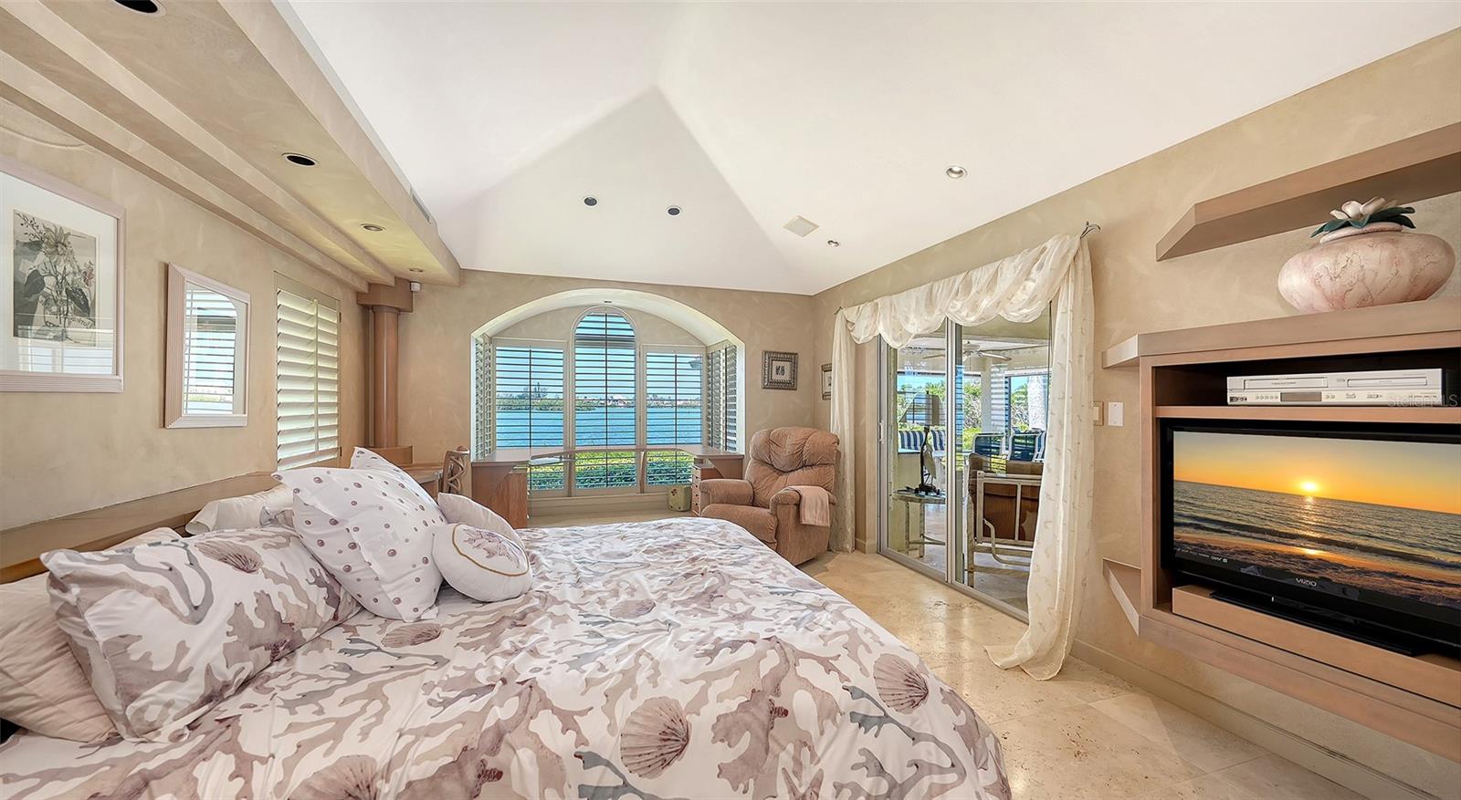 SOUTHBAY YACHT & RACQUET CLUB - Residential