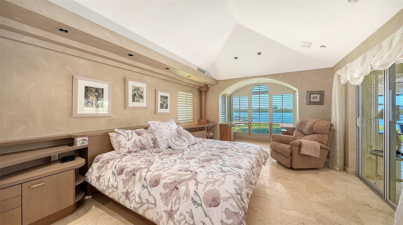 SOUTHBAY YACHT & RACQUET CLUB - Residential