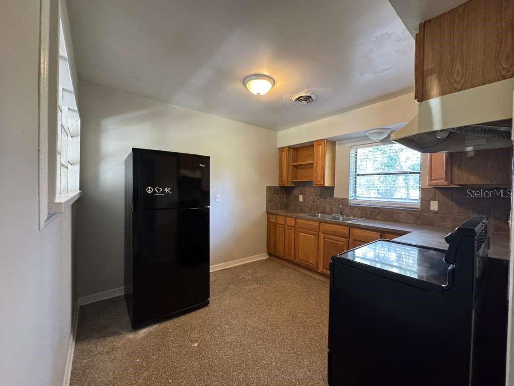RIDGE MANOR - Residential Lease
