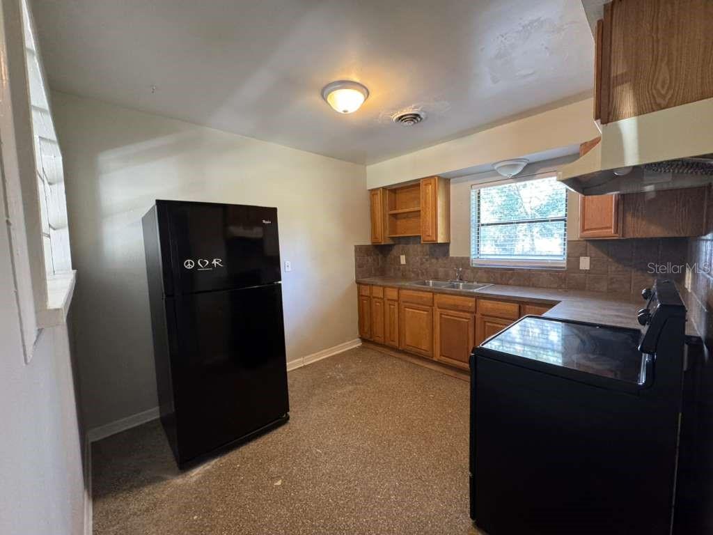 RIDGE MANOR - Residential Lease
