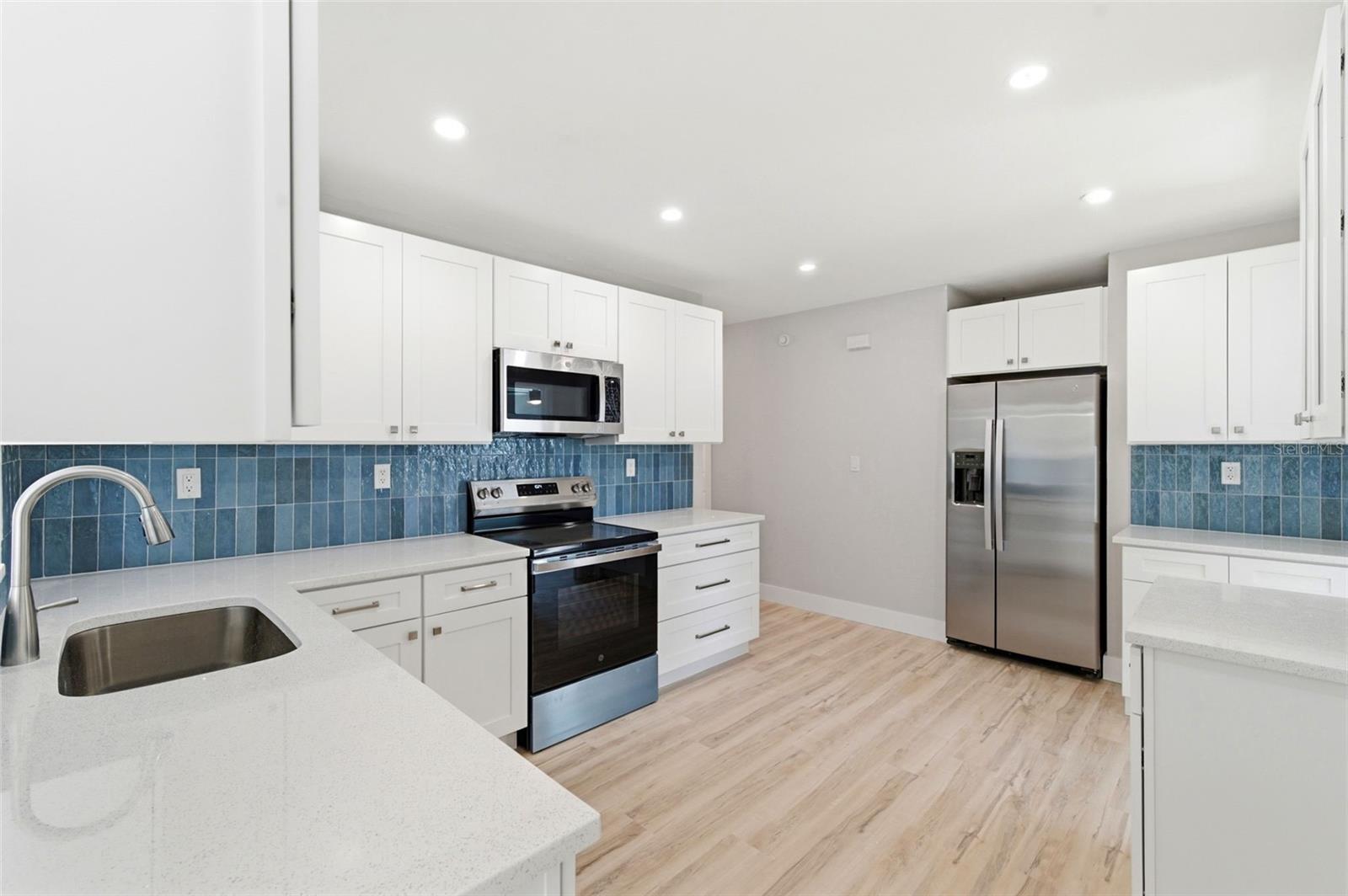 MEADOW LAWN 9TH ADD - Residential