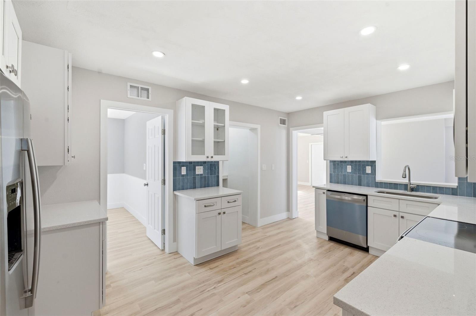 MEADOW LAWN 9TH ADD - Residential