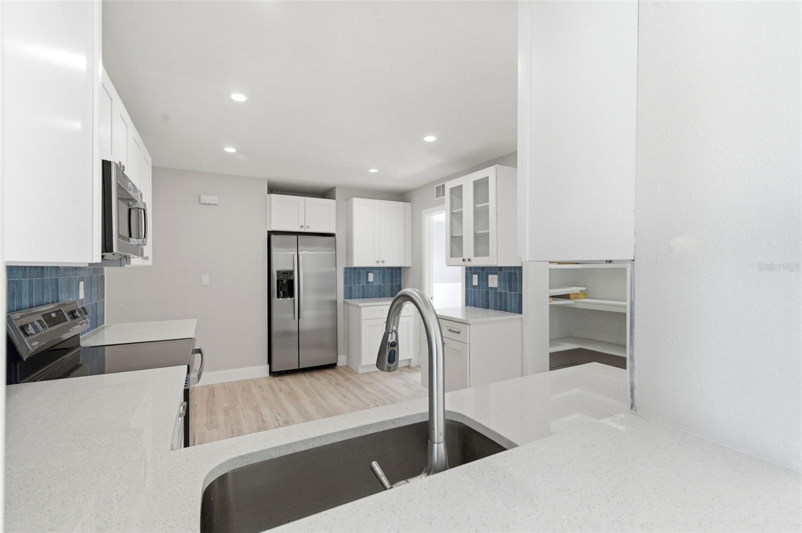 MEADOW LAWN 9TH ADD - Residential