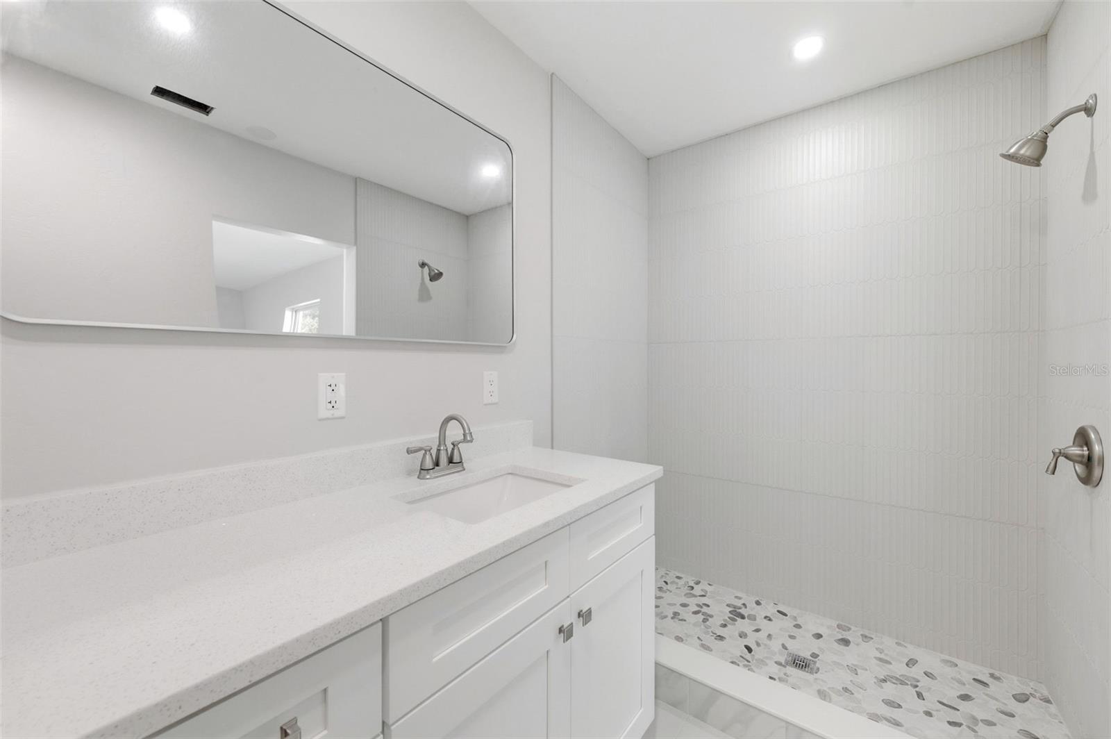 MEADOW LAWN 9TH ADD - Residential