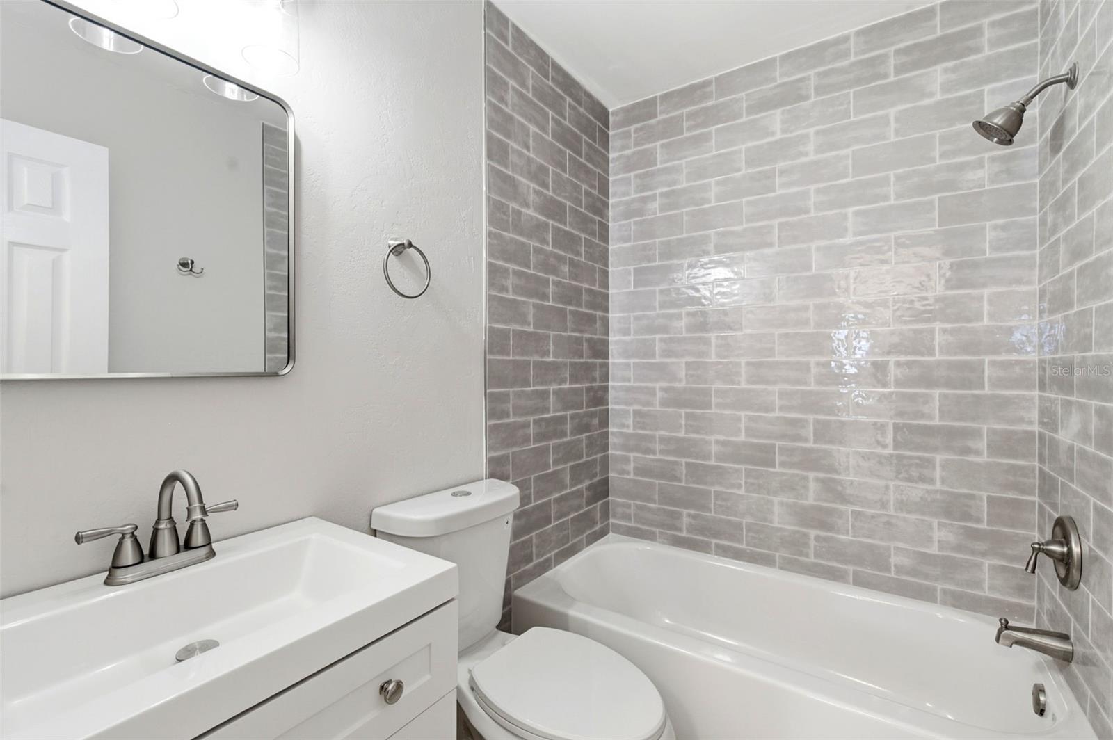 MEADOW LAWN 9TH ADD - Residential