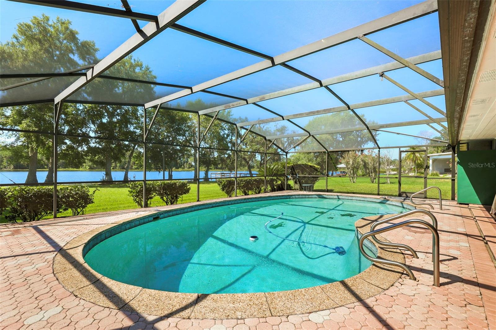 BAY LAKE ESTATES - Residential