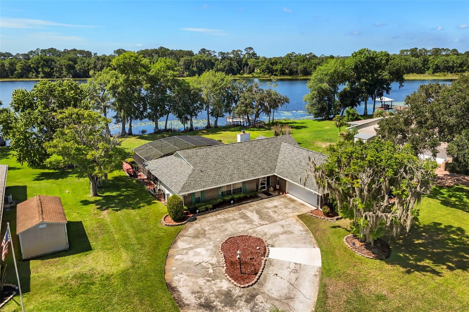 BAY LAKE ESTATES - Residential