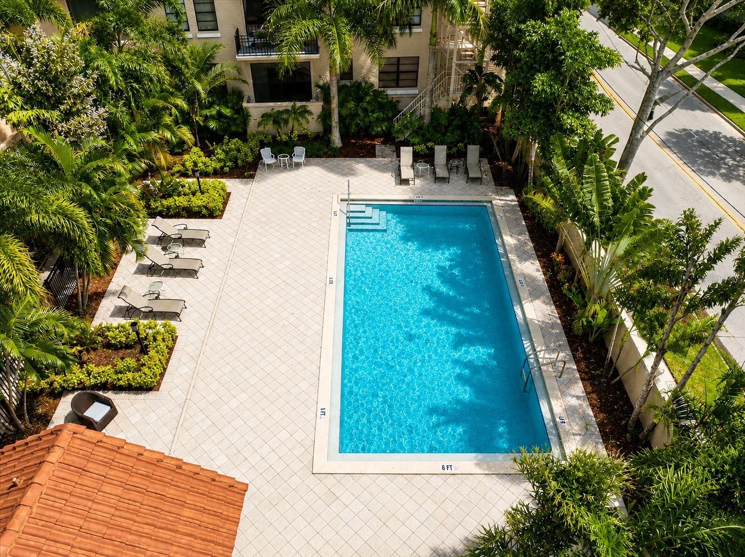BAYSHORE ROYAL CONDO - Residential