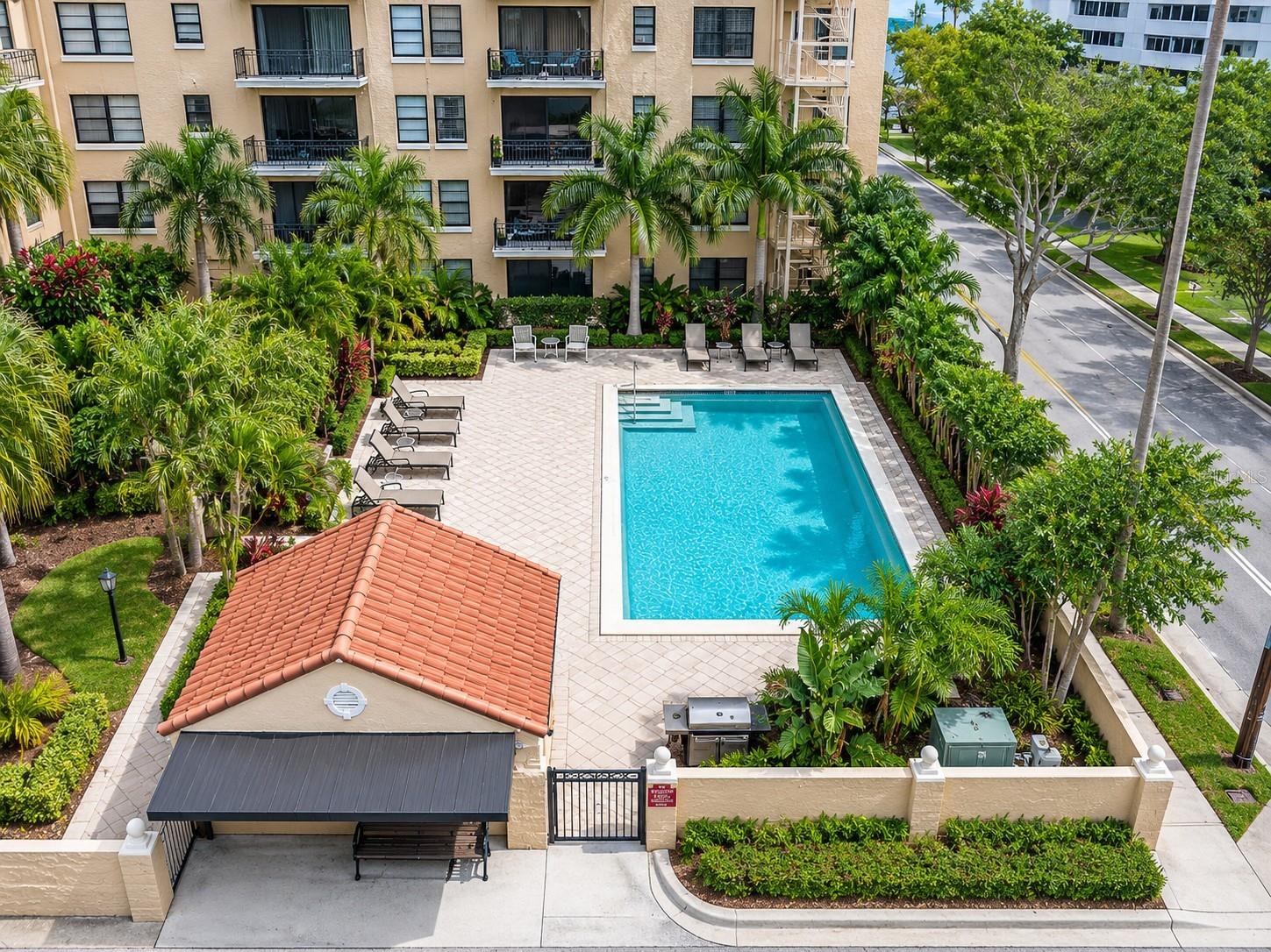 BAYSHORE ROYAL CONDO - Residential