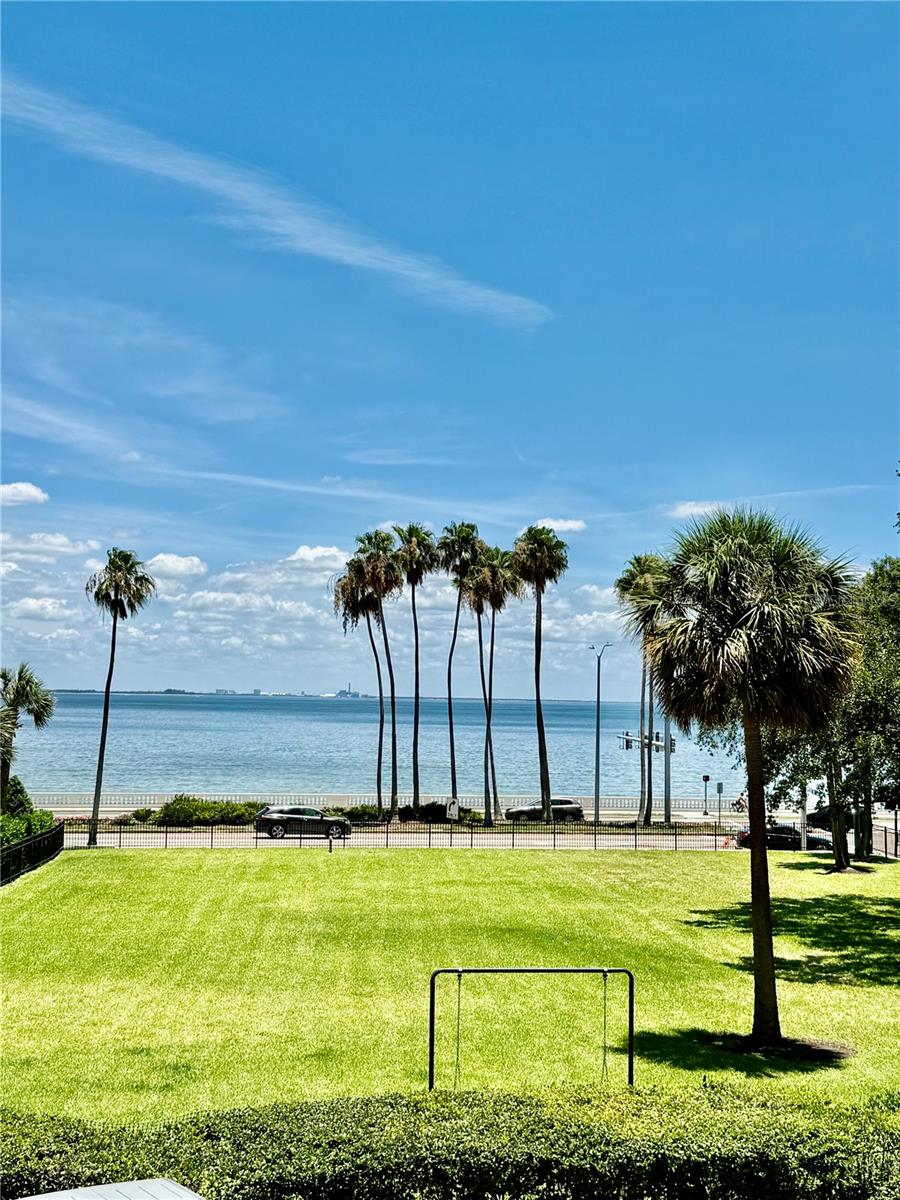BAYSHORE ROYAL CONDO - Residential