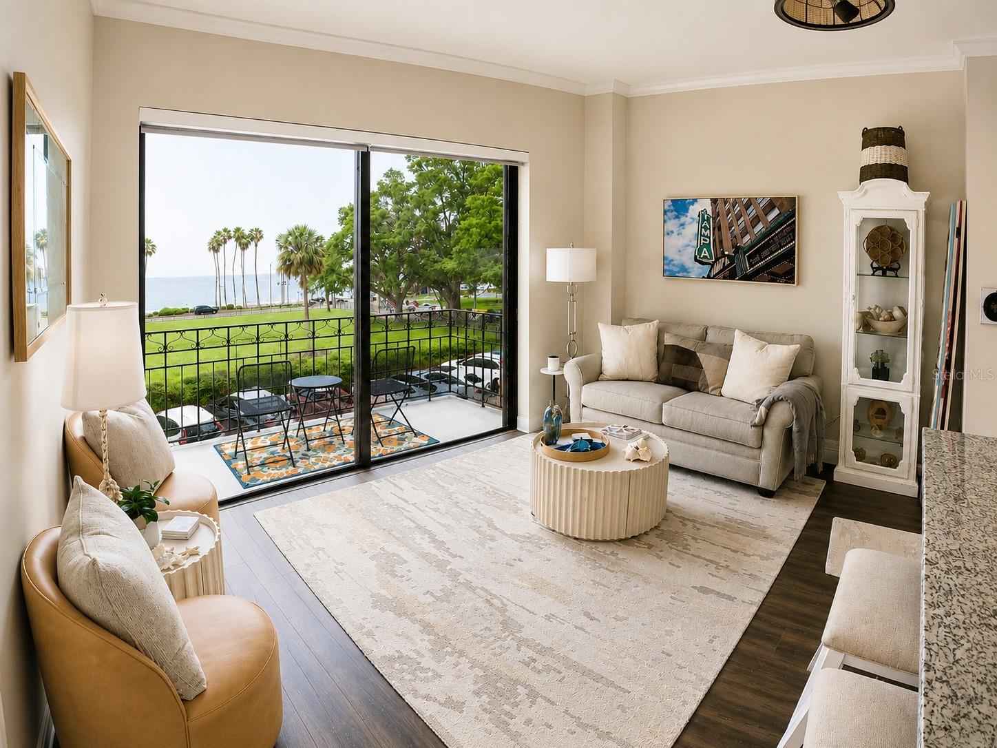 BAYSHORE ROYAL CONDO - Residential