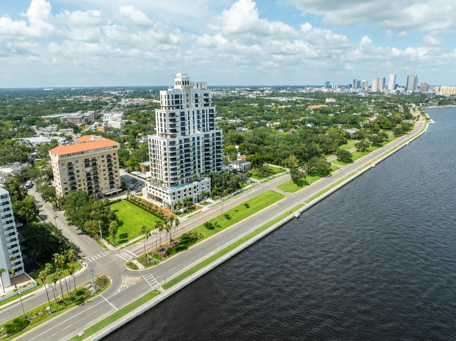 BAYSHORE ROYAL CONDO - Residential
