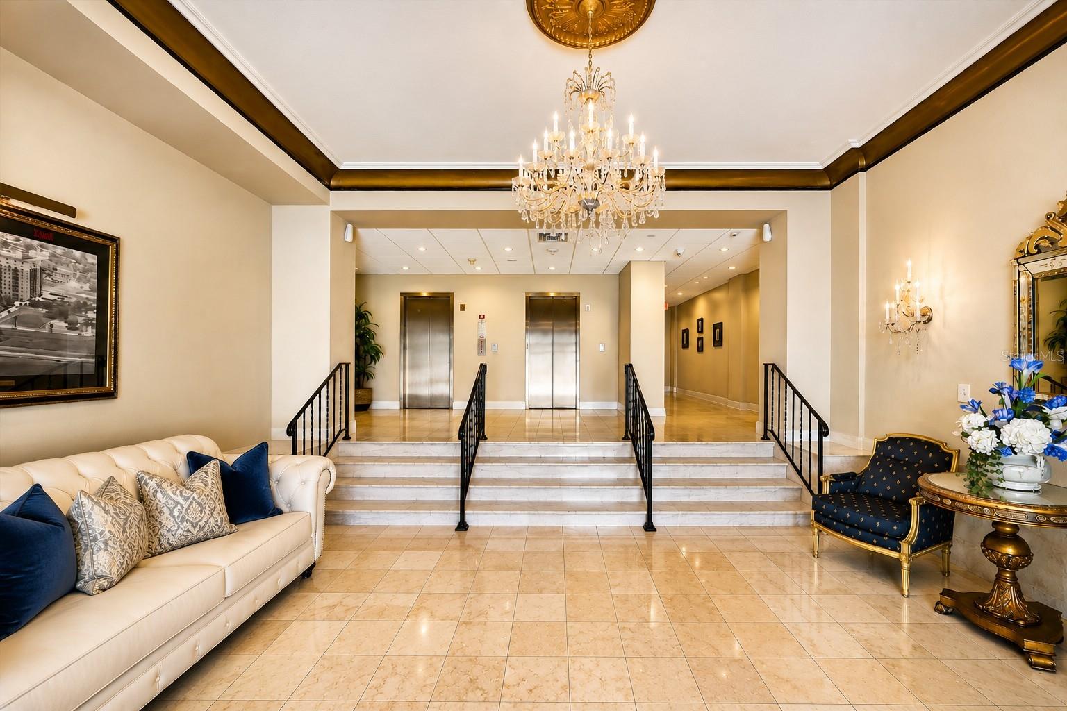 BAYSHORE ROYAL CONDO - Residential