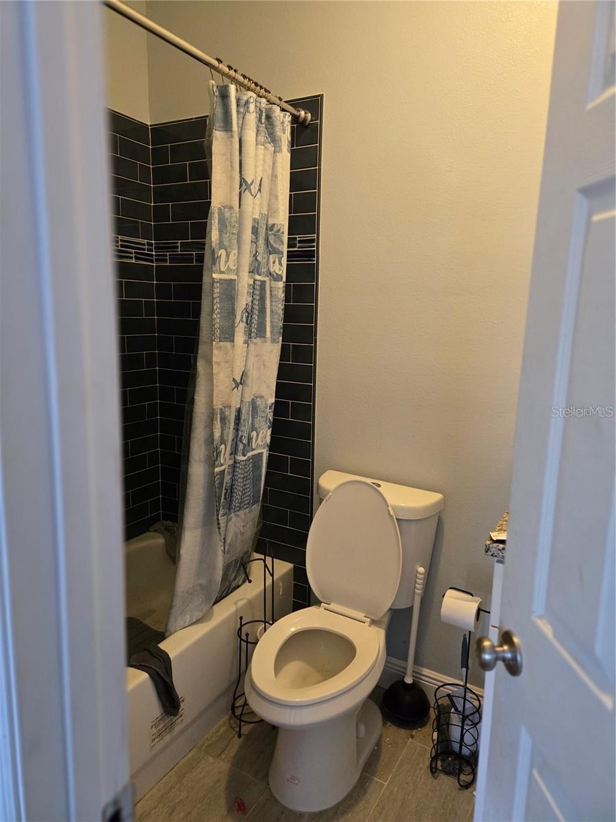 UNPLATTED - Residential Lease