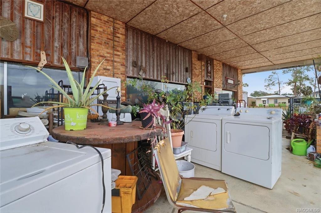 CHIEFLAND - Commercial Sale