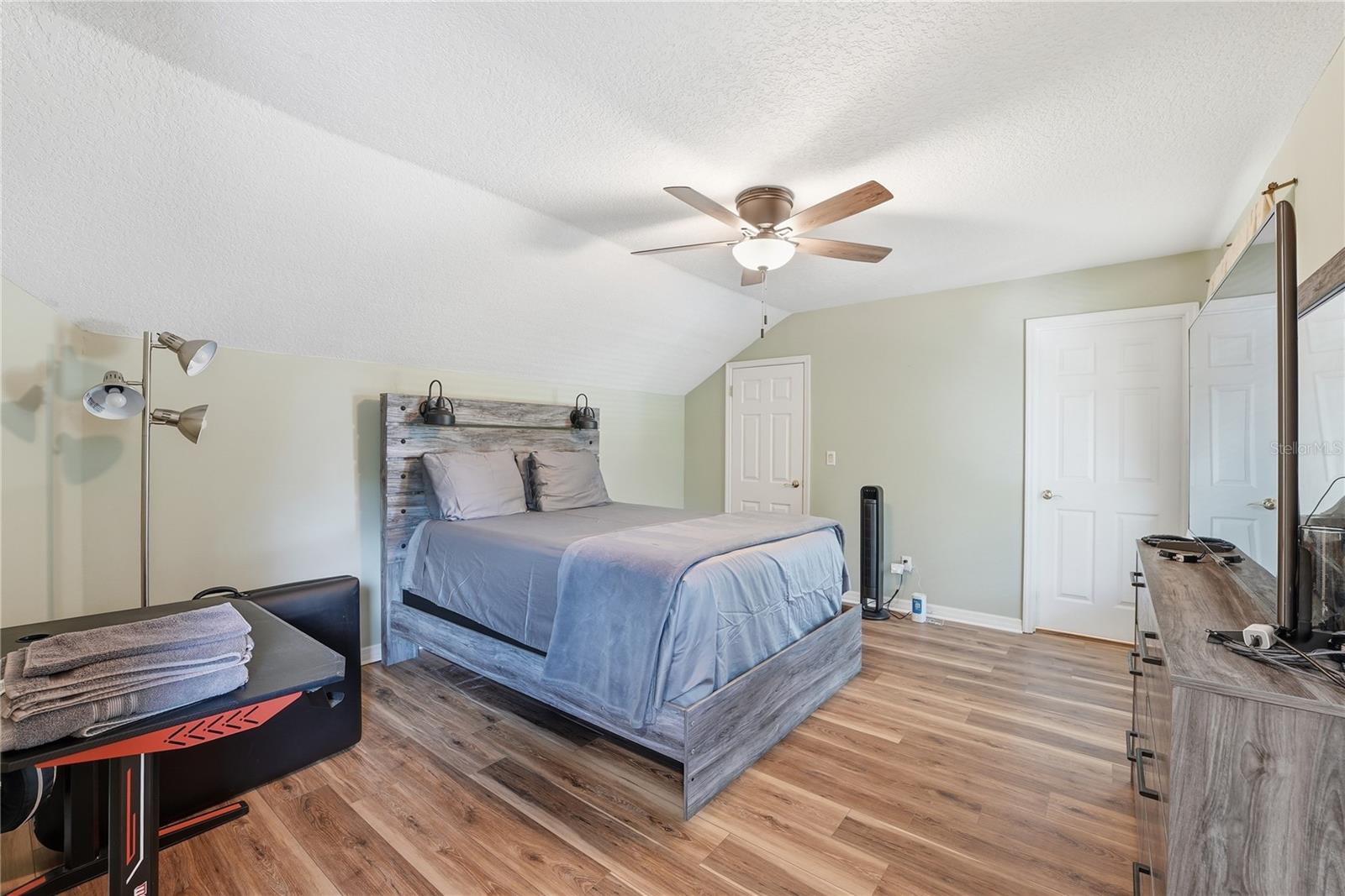 RIVERSBEND - Residential