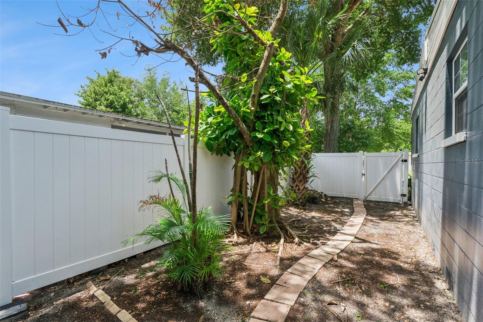 MONTEREY - Residential