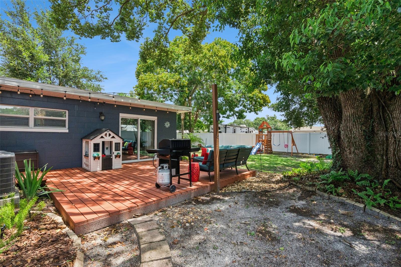 MONTEREY - Residential