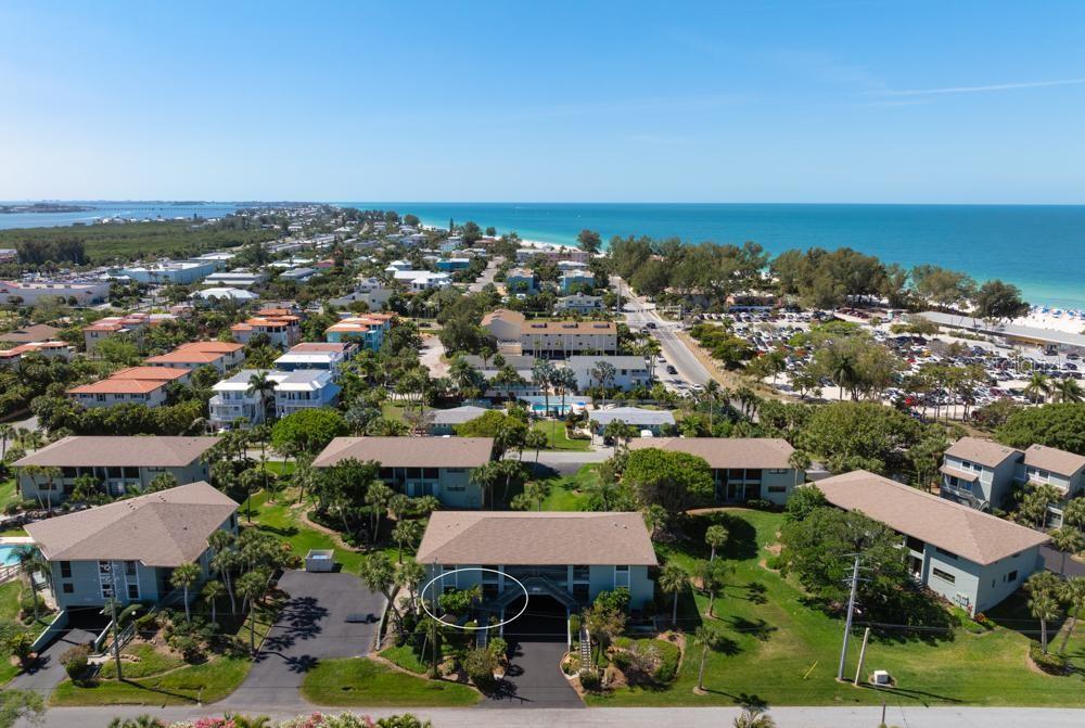 ISLAND VILLAGE - Residential