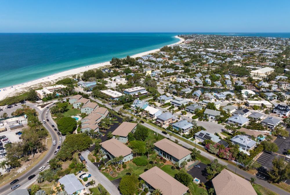 ISLAND VILLAGE - Residential