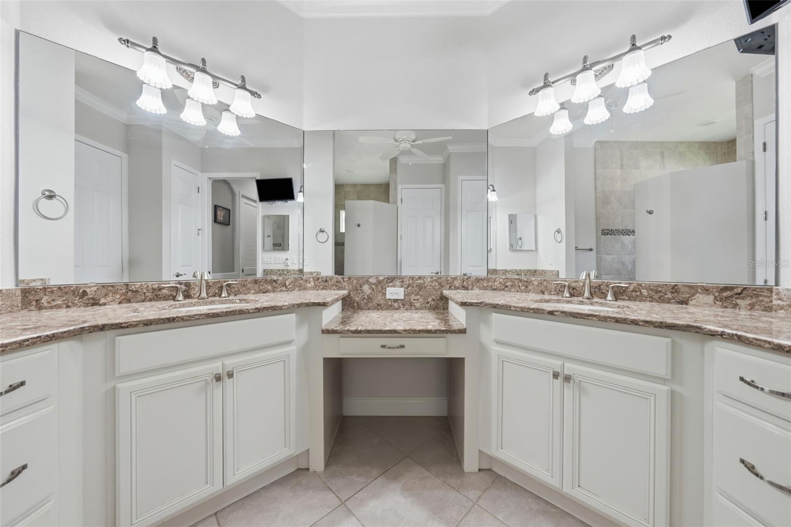 LAKES OF MOUNT DORA - Residential