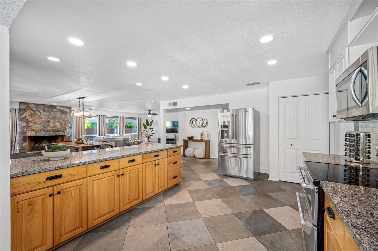 PINELLAS GROVES - Residential