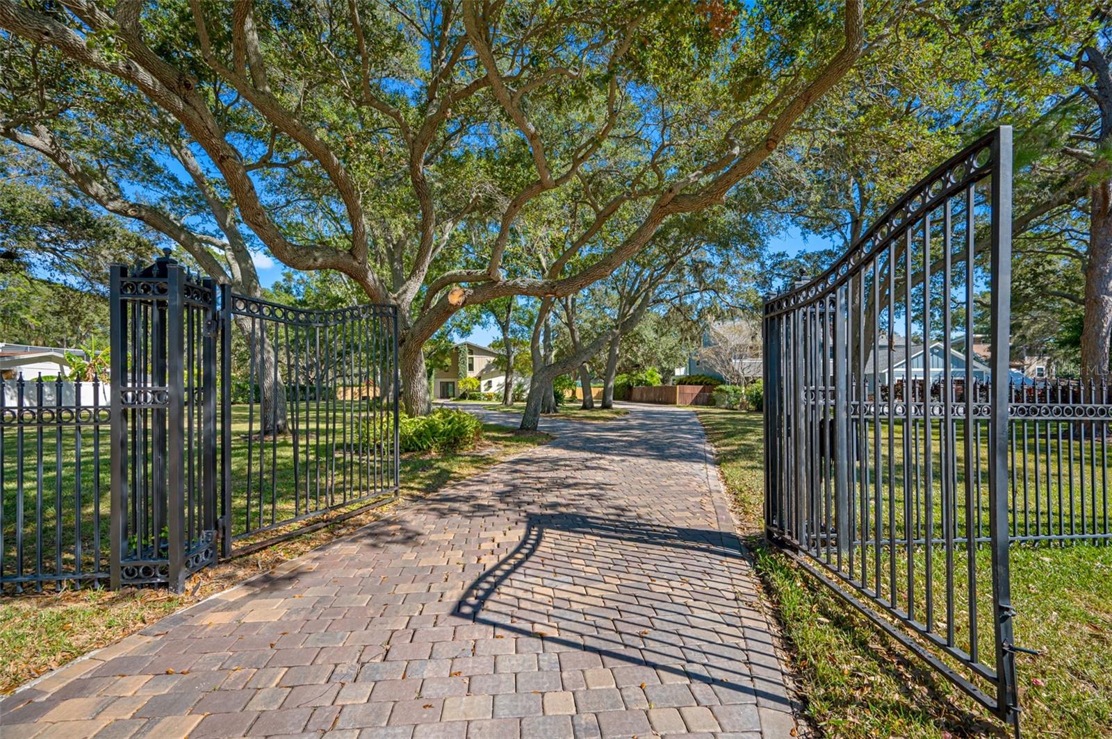 PINELLAS GROVES - Residential