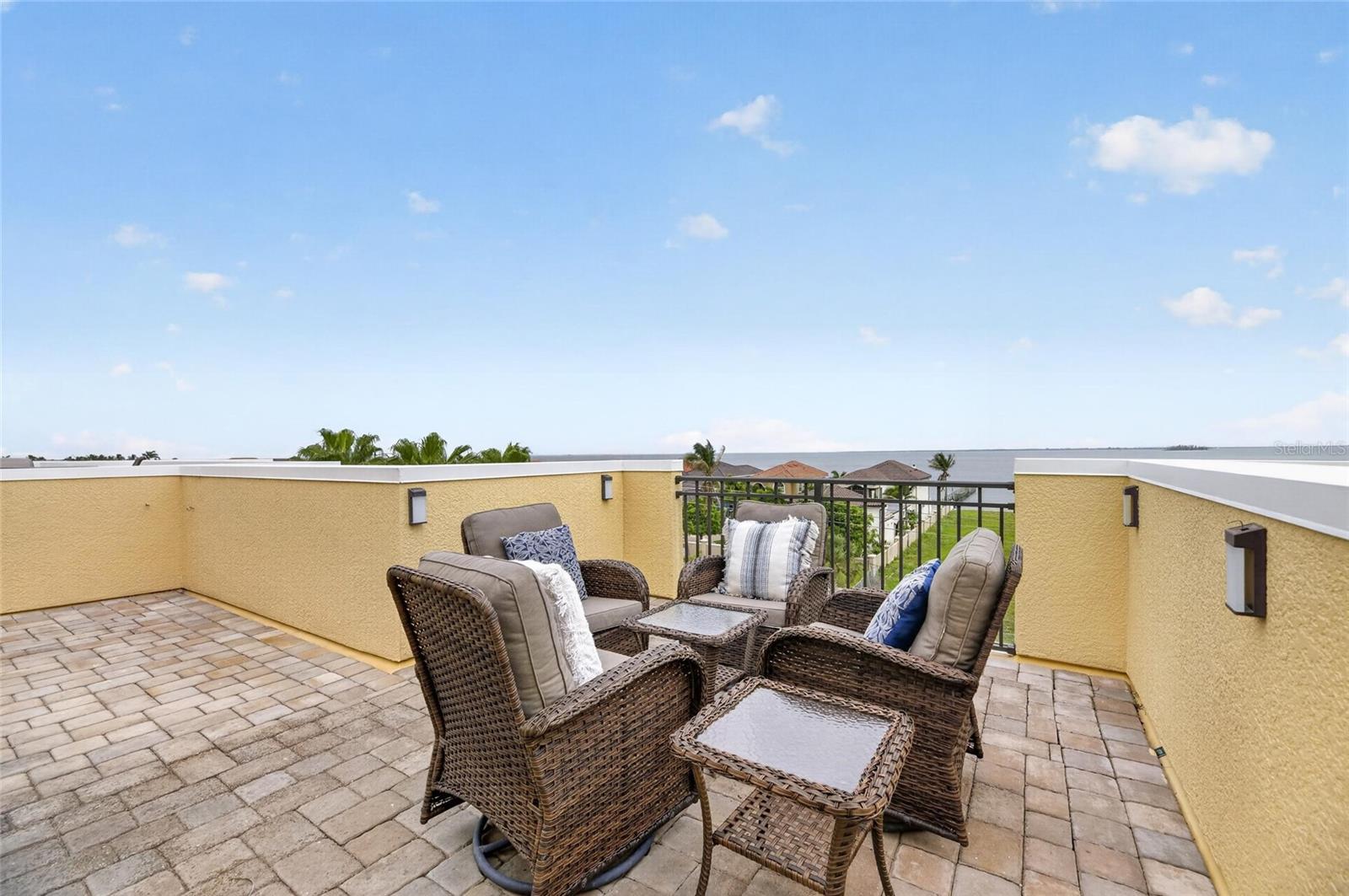 BRISA DEL MAR TWNHMS - Residential