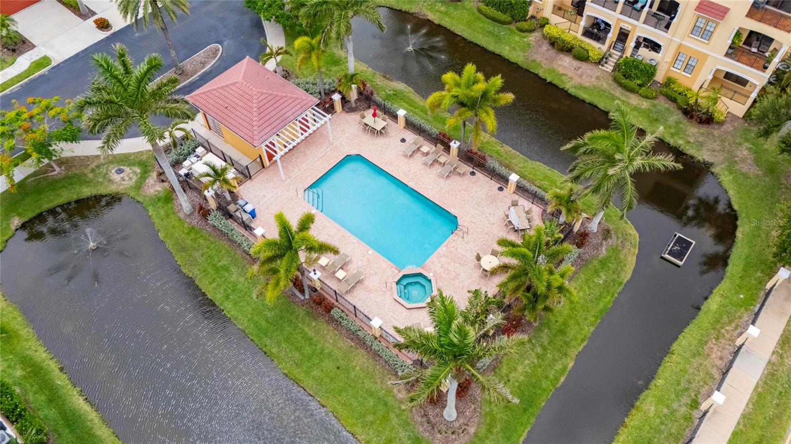 BRISA DEL MAR TWNHMS - Residential