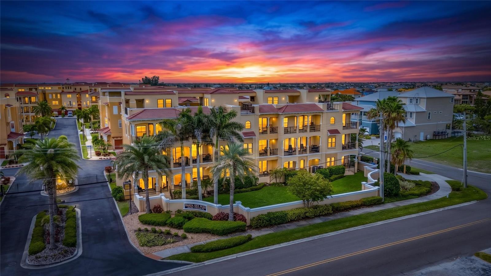 BRISA DEL MAR TWNHMS - Residential