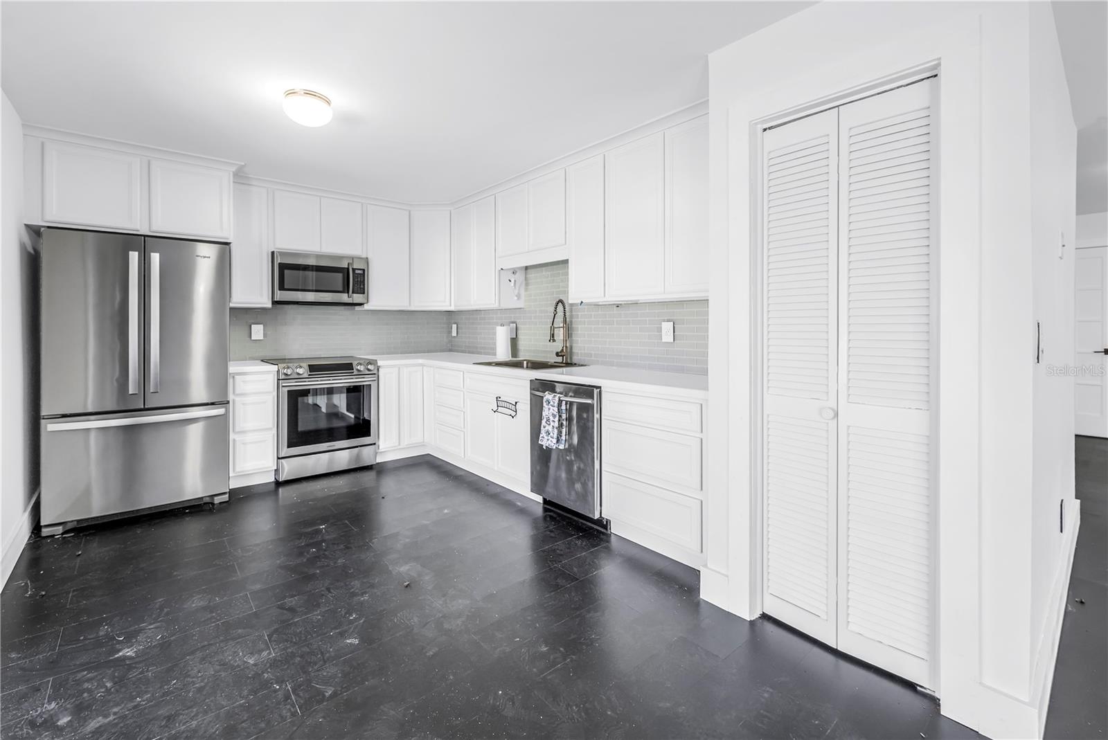 COUNTRYSIDE TR 6 REP - Residential Lease