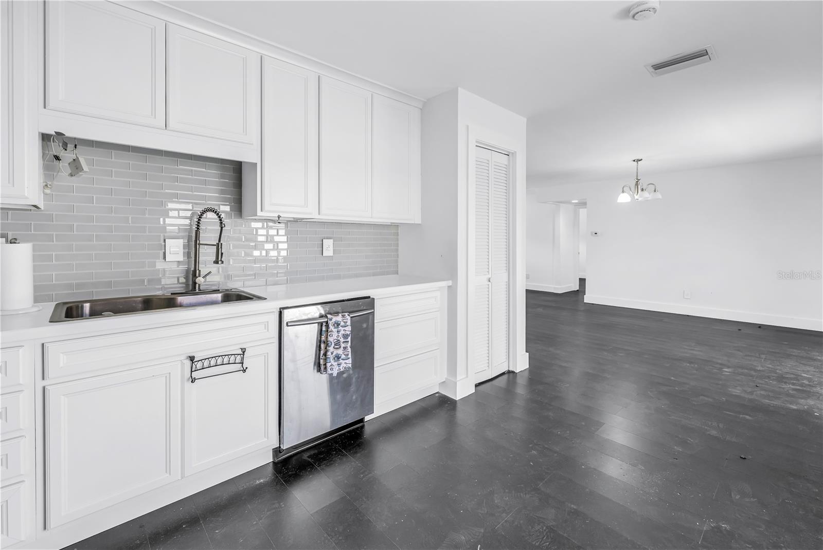 COUNTRYSIDE TR 6 REP - Residential Lease