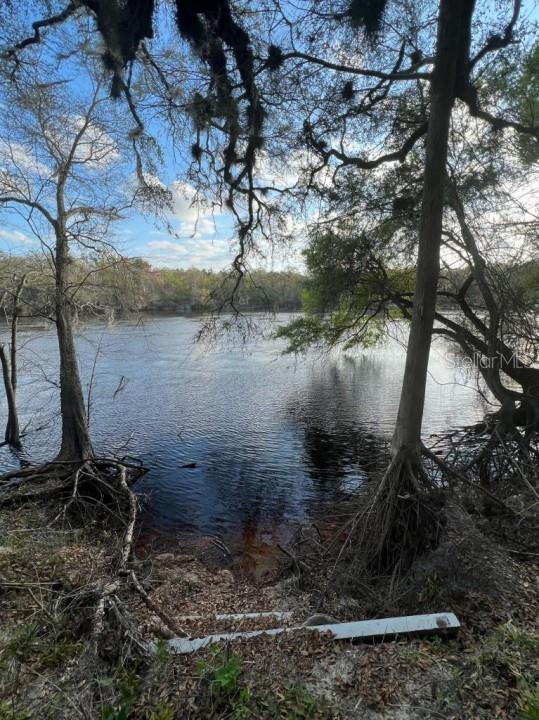 SUWANNEE LANDING SUB - Land