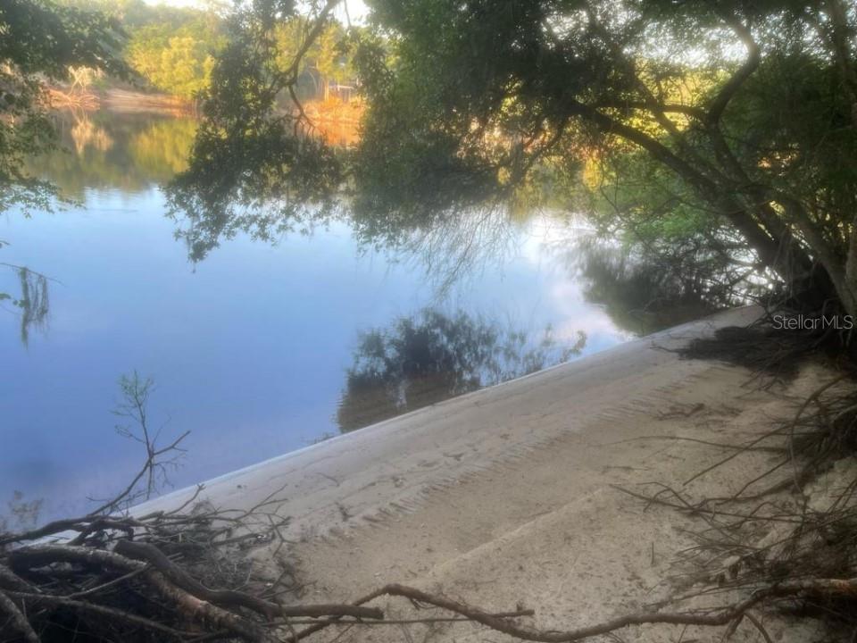 SUWANNEE LANDING SUB - Land