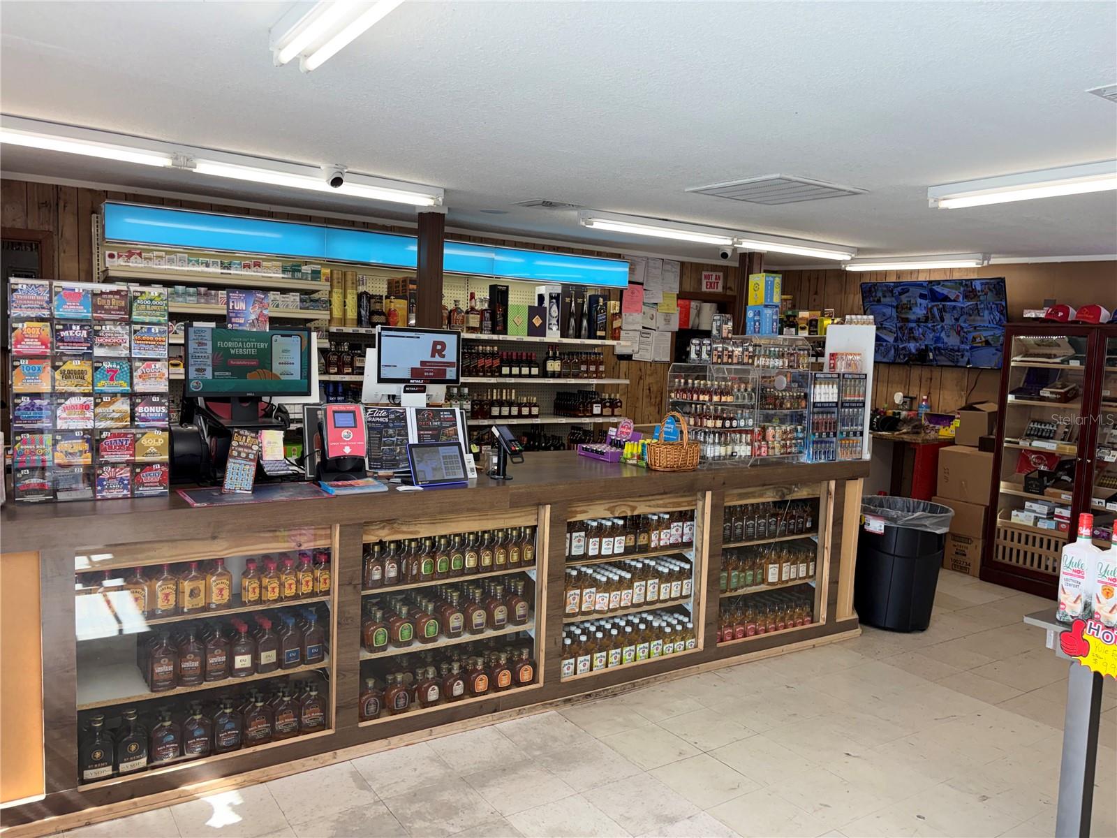 DAVIS E N RESUB - Commercial Sale
