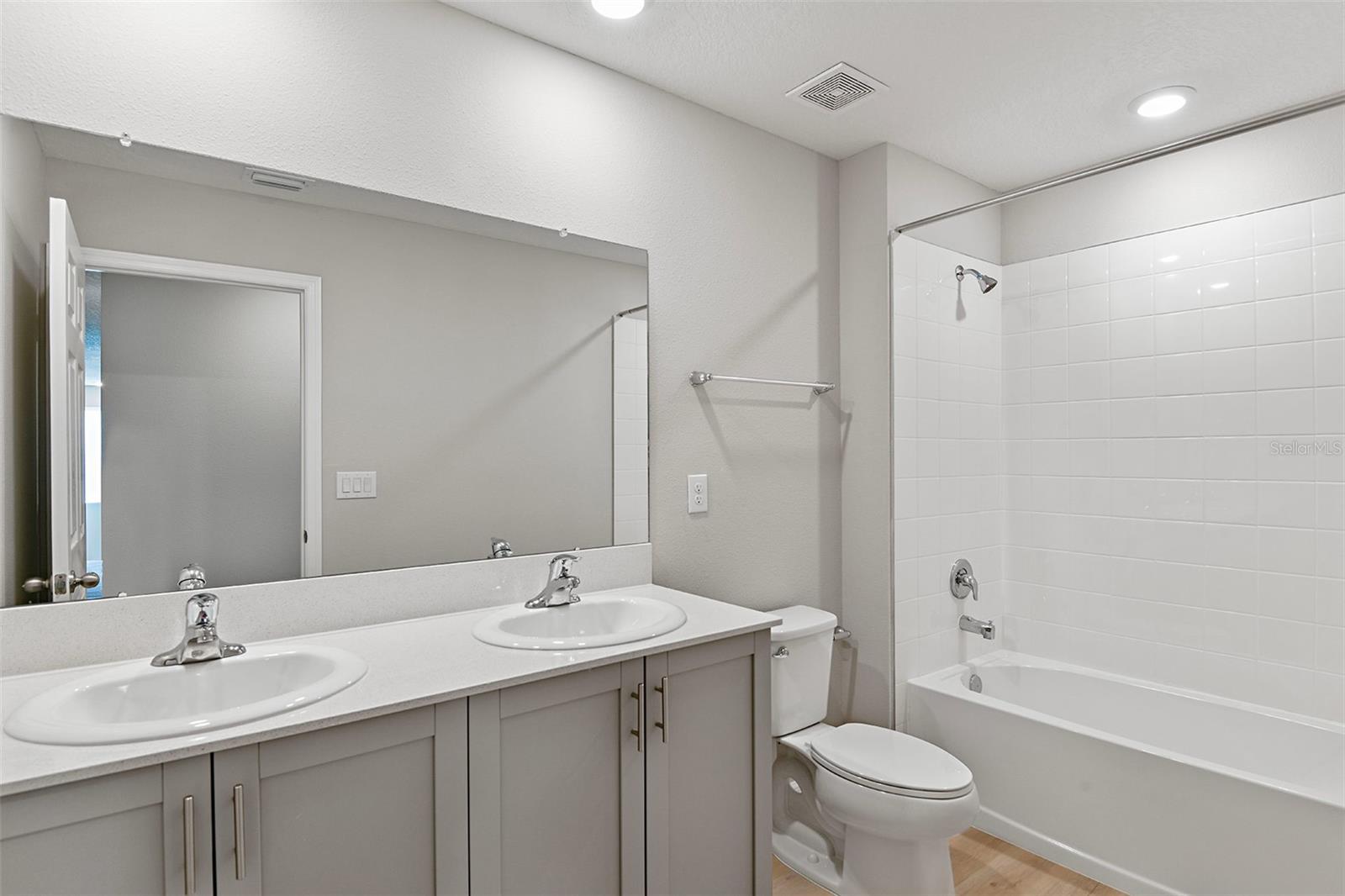 PASADENA RIDGE - Residential