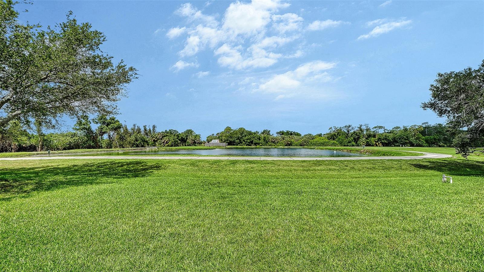 PELICAN POINTE GOLF & CC - Residential