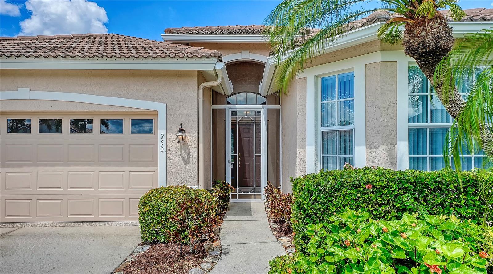 PELICAN POINTE GOLF & CC - Residential