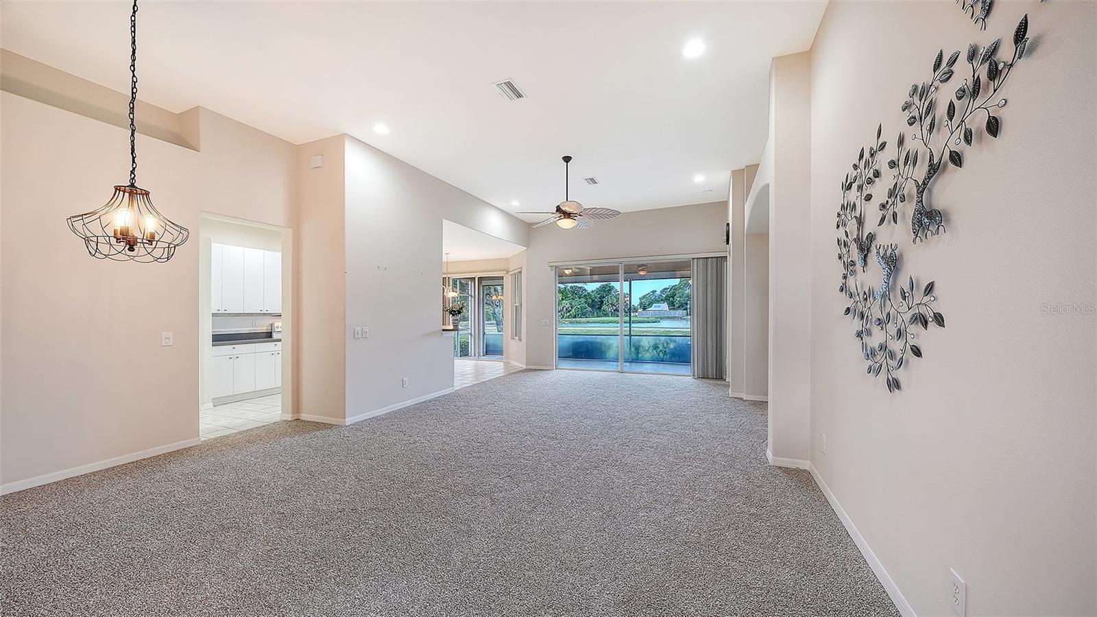 PELICAN POINTE GOLF & CC - Residential