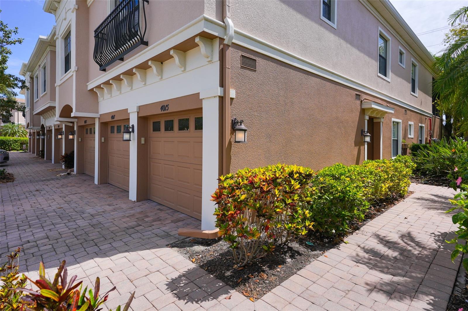 PALMA SOLA TRACE - Residential