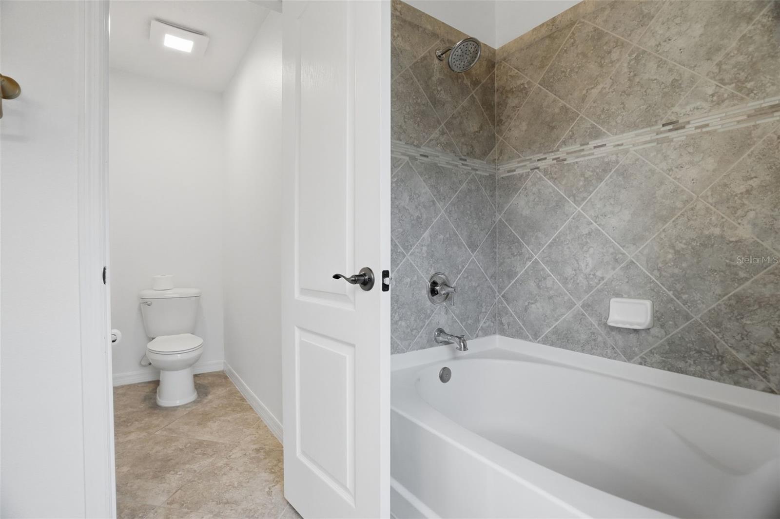 SCHOONER COVE A CONDOMINIUM PHASE 18 - Residential