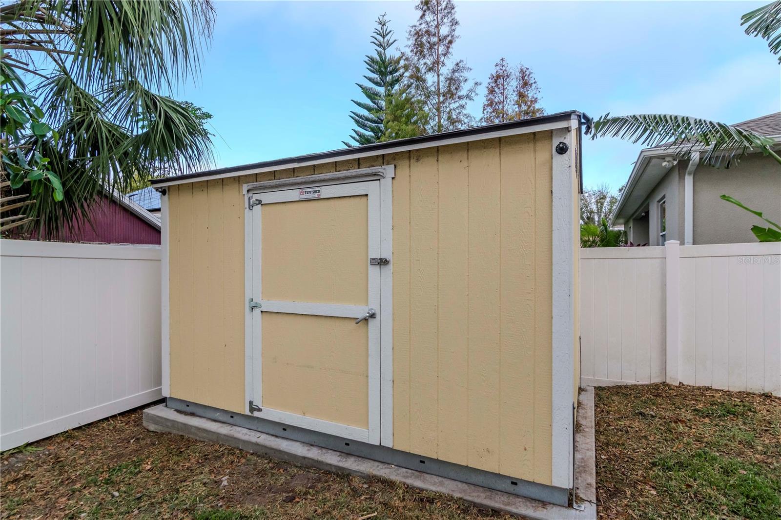 TREASURE PARK - Residential Lease