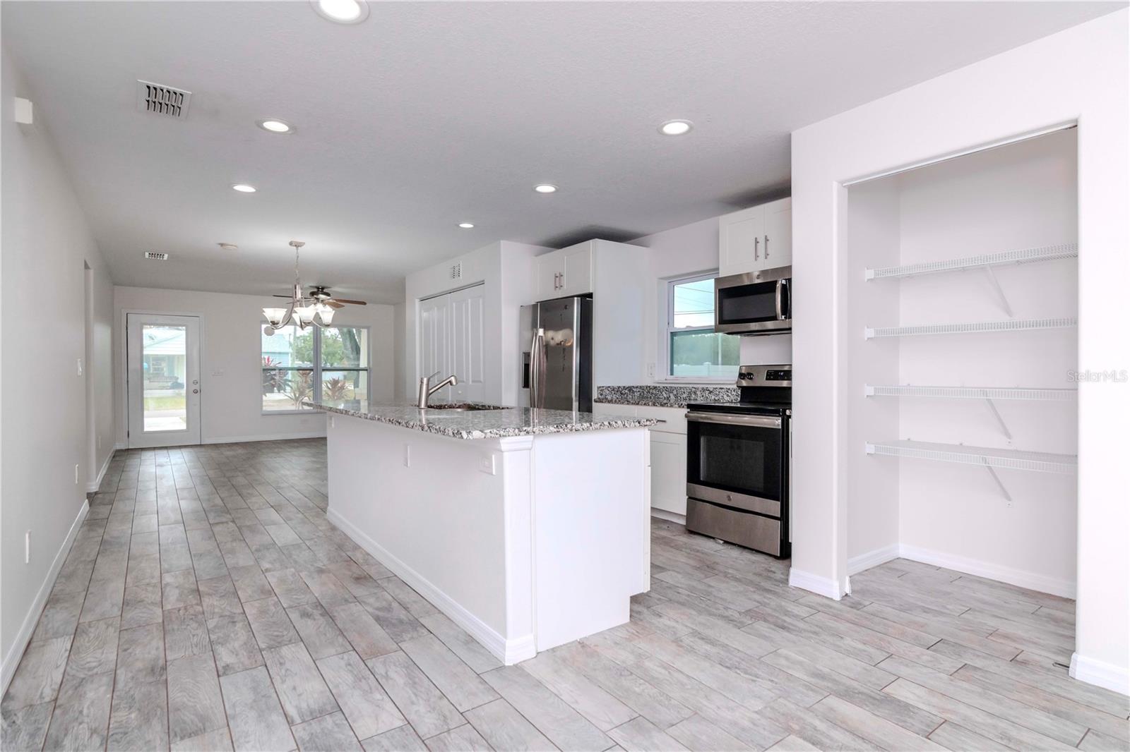 TREASURE PARK - Residential Lease